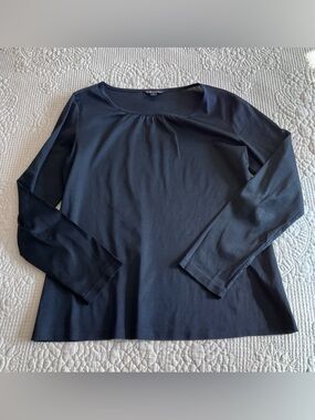 Brooks Brothers midnight blue cotton long sleeve top w/pleated front neck